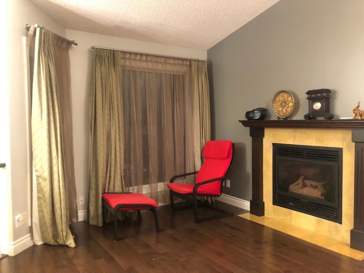 Citadel Cozy Quilt Private Bedroom YYC Exterior foto